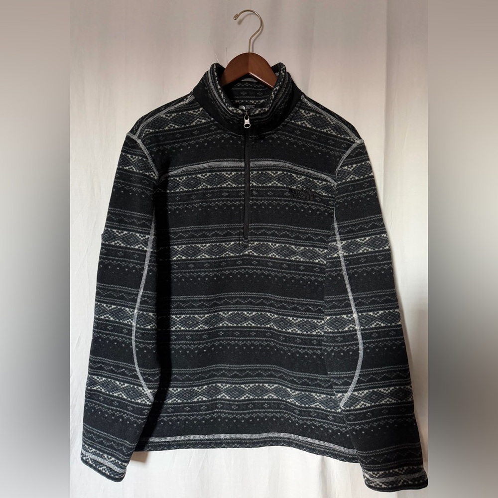 Men’s The North Face Fleece Quarter Zip Sweater w. Geometric Design - Black - XL